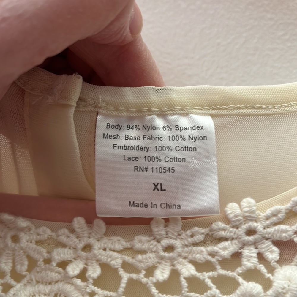 🌷Stunning Ivory Blouse - Picture 4 of 5